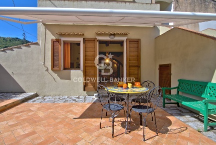 Foto Appartamento in Via degli Alzi, Campo nell'Elba di 104 m² con 3 locali