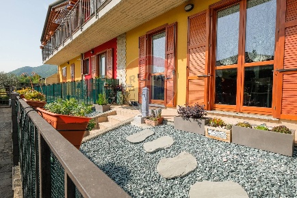 Foto Appartamento in Via Longoni, Palazzago di 86 m² con 3 locali