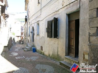 Foto Appartamento in Via Impero Romano, Lenola di 53 m² con 3 locali