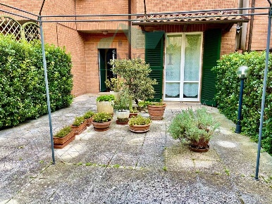 Foto Villa a schiera in ALDO MORO, Santa Maria Nuova di 180 m² con 6 locali