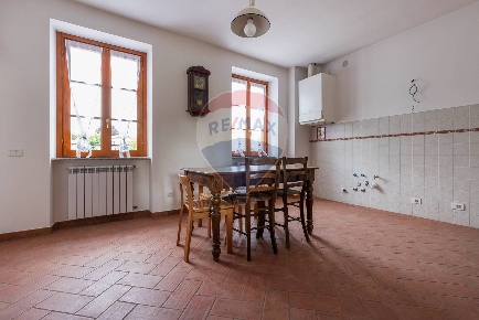 Foto Appartamento in Via Morazzone, Gazzada Schianno di 135 m² con 3 locali