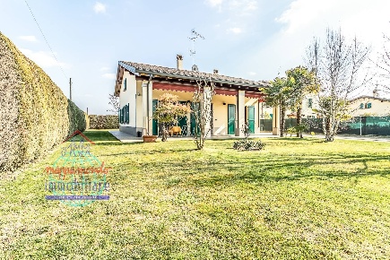 Foto Villa singola in VIA ANDREA FERRARI, Castello d'Argile di 227 m²
