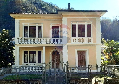 Foto Villa singola a Bagni di Lucca di 500 m² con 19 locali in vendita
