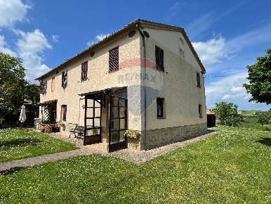 Foto Villa bifamiliare in Via Moscatelli Fraz. Castiglioni, Arcevia