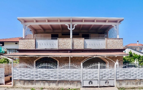 Foto Villa unifamiliare in via Parmenide, Ascea di 130 m² con 5 locali