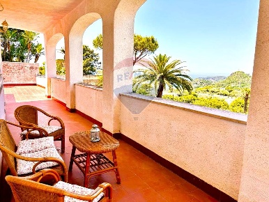 Foto Villa singola in Via Borbonica, Lacco Ameno di 122 m² con 5 locali