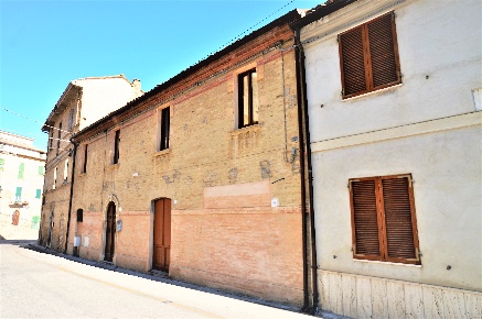 Foto Appartamento in Via Cavour, Monsampolo del Tronto di 200 m² in vendita