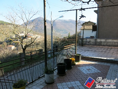 Foto Appartamento in Via Forcella, Lenola di 218 m² con 5 locali in vendita