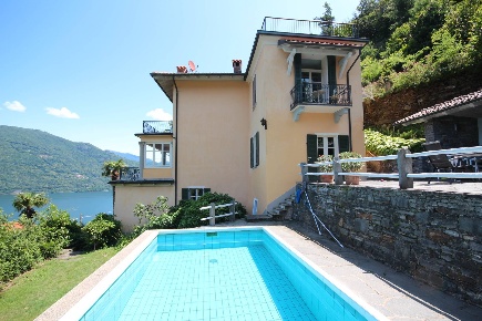 Foto Villa singola in Via Casali Solivo, Cannobio di 160 m² con 8 locali