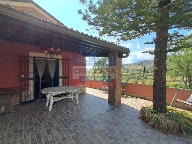 Foto Villa singola in c.da sparacio, Assoro di 60 m² con 3 locali