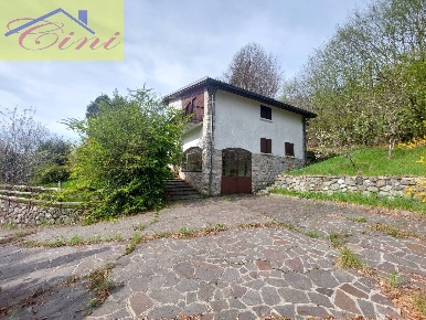 Foto Villa singola in via massimo d'azeglio, Ballabio di 424 m² in vendita