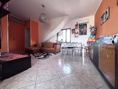 Foto Villa a schiera in Via Marincoli, Simeri Crichi di 105 m² con 4 locali