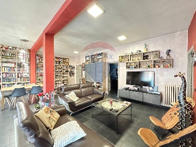 Foto Appartamento in via mazzucchelli, Morazzone di 138 m² con 3 locali