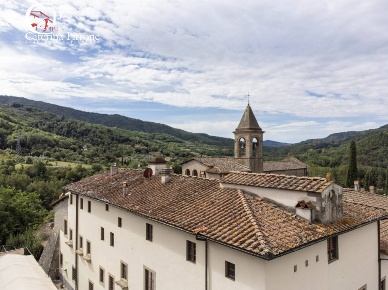 Foto Villa unifamiliare in frazione San Detole 10, Dicomano di 3000 m²