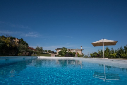 Foto Villa singola a Cupra Marittima di 600 m² con 10 locali in affitto