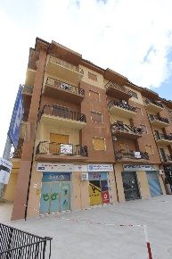 Foto Appartamento in VIA ALCIDE DE GASPERI, Rogliano di 155 m² con 5 locali
