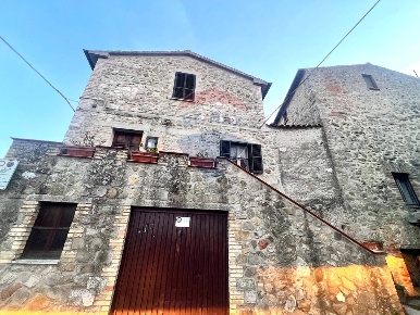Foto Appartamento in via Porta Nuova, Gualdo Cattaneo di 300 m² in vendita