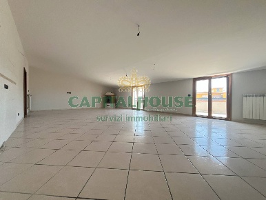 Foto Appartamento a Curti di 200 m² con 5 locali in vendita