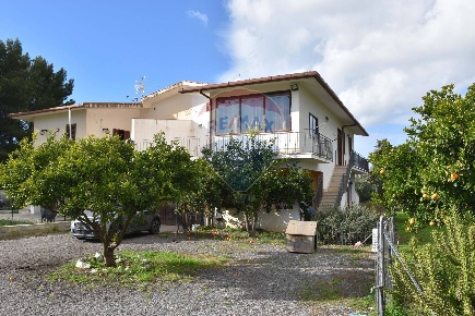 Foto Villa bifamiliare in c/da Quarto Mulino, San Cipirello di 215 m²