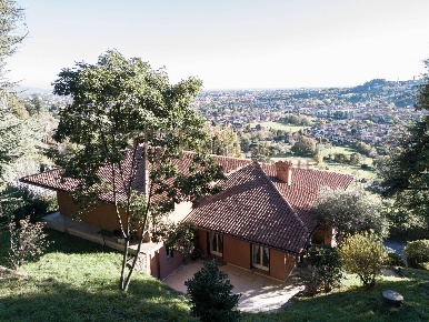 Foto Villa singola in via Maresana, Ponteranica di 350 m² con 8 locali