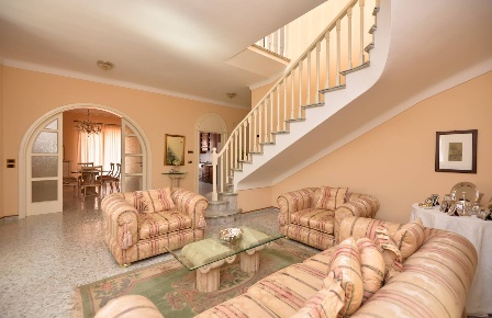 Foto Villa singola in Via V. Bellini, Torricella di 276 m² con 7 locali