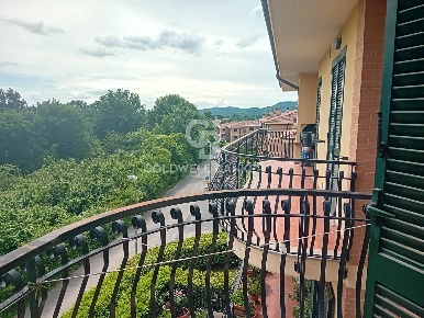 Foto Appartamento in via condotti, Sutri di 110 m² con 5 locali in vendita