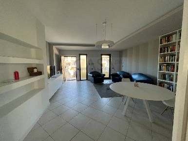 Foto Appartamento in Via Leopardi, Nereto di 150 m² con 5 locali in vendita