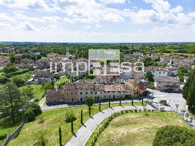 Foto Villa unifamiliare in Piazza del Carmine, Caneva di 335 m² in vendita