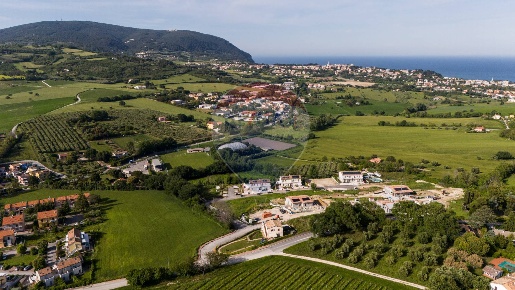 Foto Appartamento in via monte freddo, Sirolo di 106 m² con 4 locali