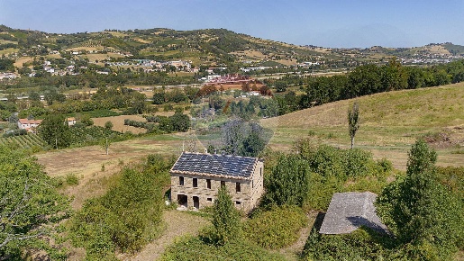 Foto Villa singola in Via Tufi, Maiolati Spontini di 290 m² con 5 locali