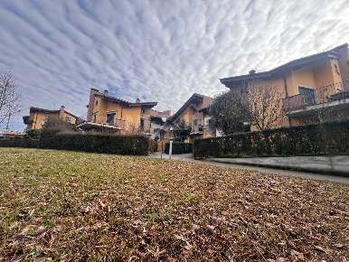Foto Appartamento in Via Trieste, San Genesio ed Uniti di 128 m² in vendita