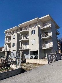 Foto Appartamento in VIALE VITTORIO VENETO, Carrù di 100 m² con 3 locali