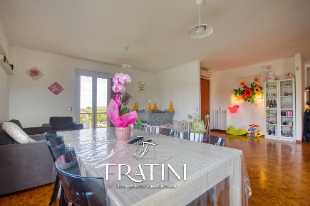 Foto Appartamento in Via Alla Salara, Sant'Omero Bivio Sant'Omero di 174 m²