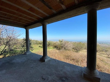 Foto Villa unifamiliare a Cupello di 230 m² con 7 locali in vendita
