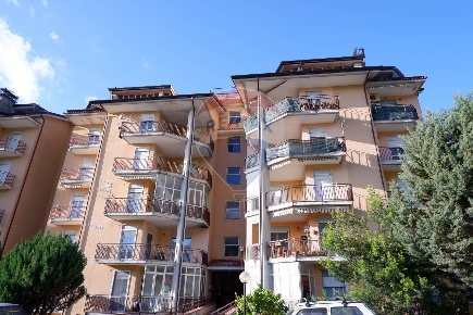 Foto Appartamento in Via San Nicola, Pietramelara di 123 m² con 4 locali