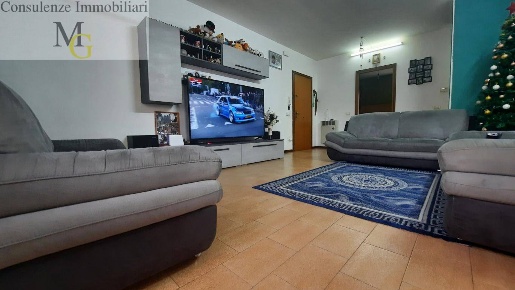 Foto Appartamento a Montecchia di Crosara di 95 m² con 5 locali in vendita