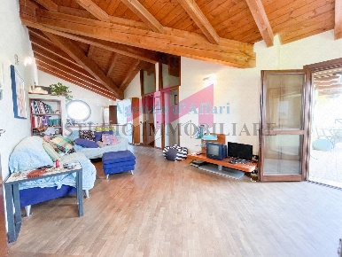 Foto Appartamento in Via Italo Calvino, Ostiglia di 100 m² con 3 locali