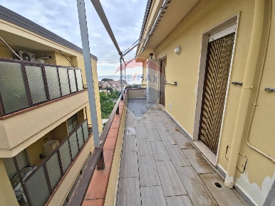 Foto Appartamento in Via Libertini, San Lucido di 82 m² con 3 locali