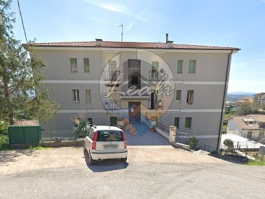 Foto Appartamento in VIA DELLE MURA, Montegiorgio di 126 m² con 5 locali