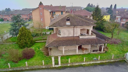 Foto Villa singola a Castellazzo Bormida di 250 m² con 9 locali in vendita