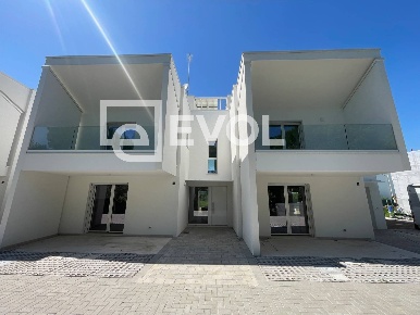 Foto Villa a schiera in viale Europa, Lignano Sabbiadoro di 180 m²