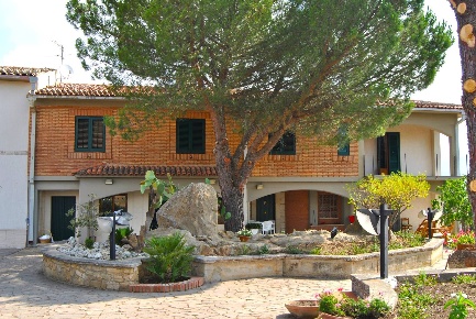 Foto Villa singola in Contrada Portelle, Gangi di 651 m² con 15 locali