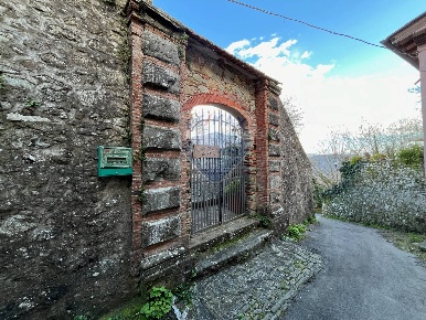 Foto Appartamento a Coreglia Antelminelli di 175 m² con 7 locali in vendita