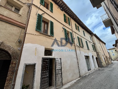 Foto Appartamento in Via Baglioni, Cannara di 90 m² con 3 locali in vendita