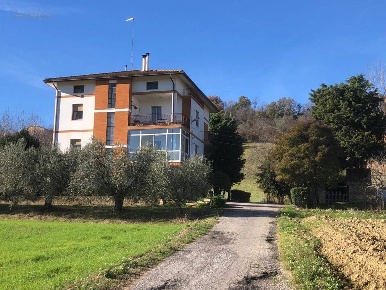 Foto Villa singola in c.da Case Rosse, Ripatransone di 840 m² con 26 locali