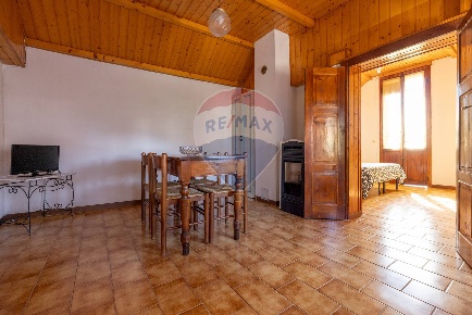 Foto Appartamento in via Conti Coco, Cocquio-Trevisago di 130 m² in vendita