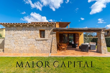 Foto Villa a schiera in Via La Canna, San Teodoro di 147 m² con 3 locali