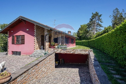 Foto Villa singola a Mapello di 249 m² con 7 locali in vendita