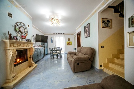 Foto Villa a schiera a Ripatransone di 230 m² con 5 locali in vendita