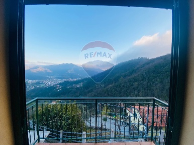 Foto Appartamento a Casarza Ligure di 94 m² con 6 locali in vendita